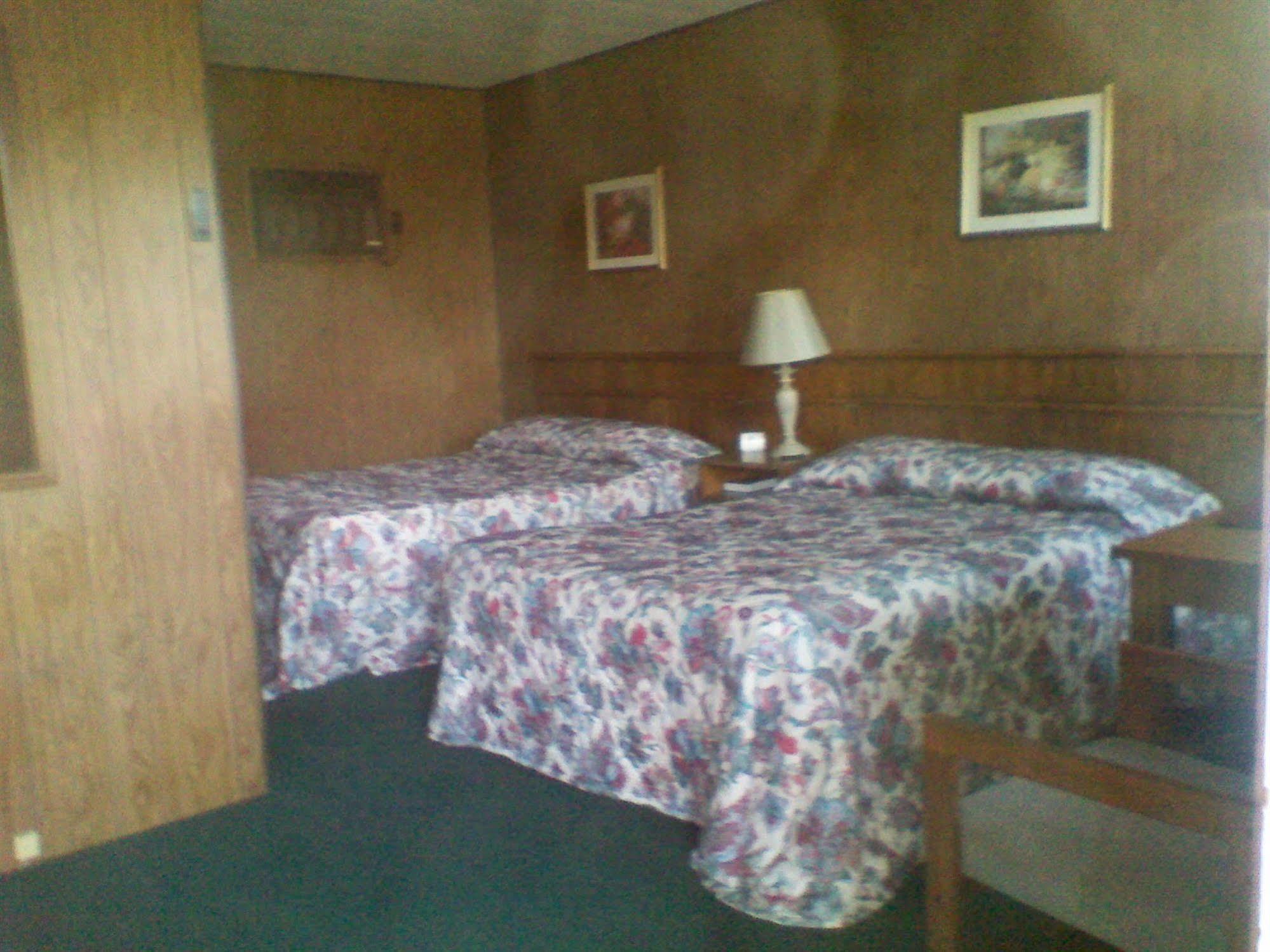 Capri Motel Mackinaw City Exterior foto